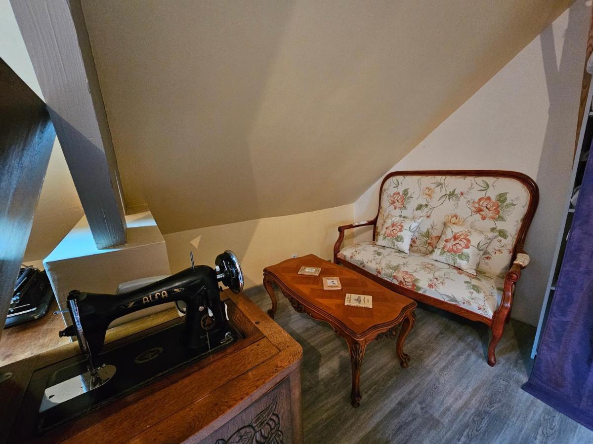 Comme A La Maison Monnaie Kültér fotó